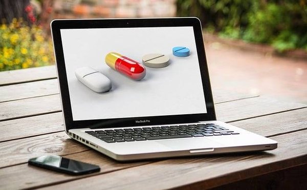 Comment comparer les prix et la qualité des produits de pharmacie en ligne ?